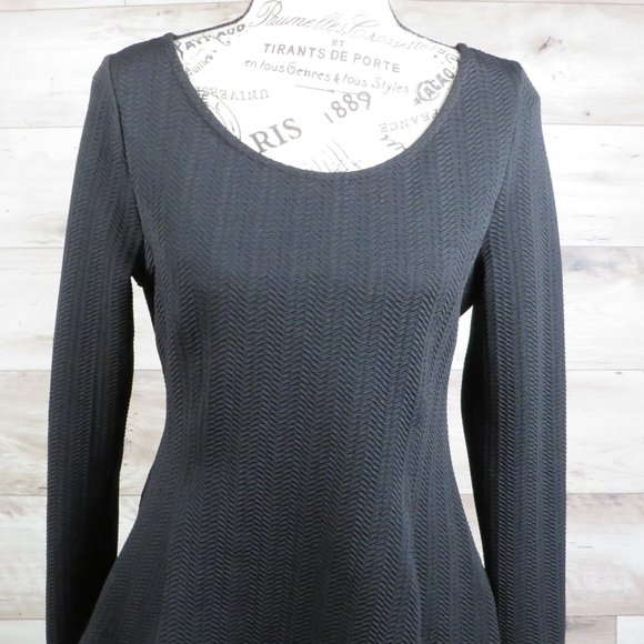 Divided*Women's Long Sleeve Crew Neck Wavy Curved Hem Sweater~Size Large (Black) - Picture 3 of 12
